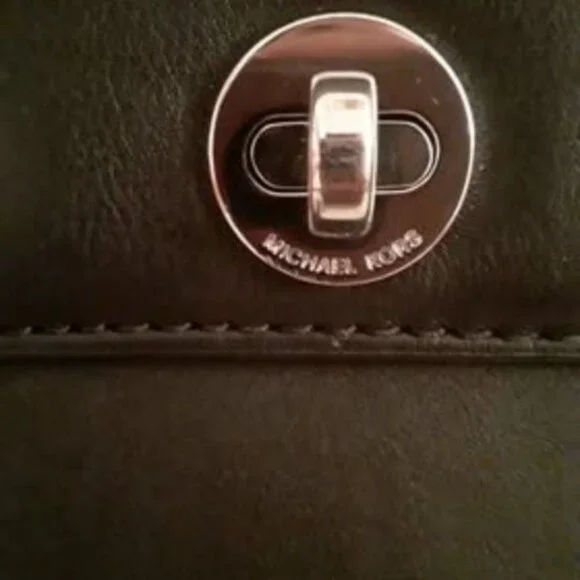 Excellent Condition Michael Kors Genuine Leather Rivington Stud Crossbody Purse - Picture 4 of 6